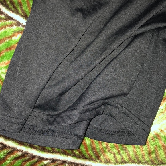 Black sports shorts - Picture 2 of 7
